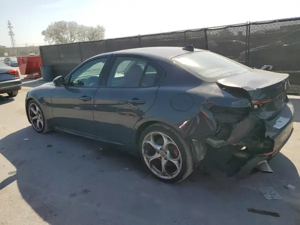 ZARFAMBN1K7600825 2019 ALFA ROMEO GIULIA - Image 2