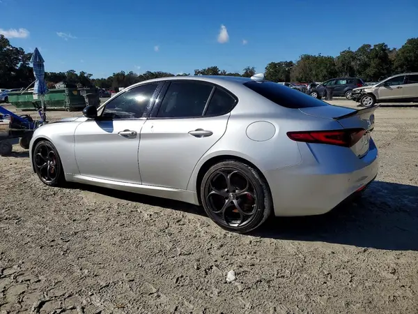 ZARFAMBN1K7609640 2019 ALFA ROMEO GIULIA - Image 2