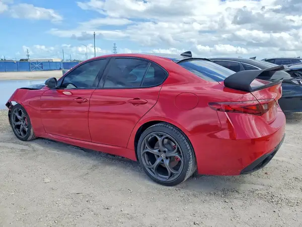ZARFAMBN1K7620444 2019 ALFA ROMEO GIULIA - Image 2