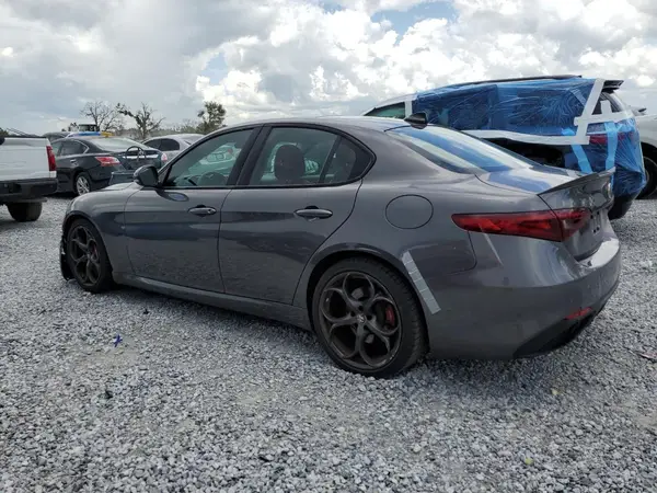 ZARFAMBN1K7621268 2019 ALFA ROMEO GIULIA - Image 2