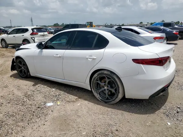 ZARFAMBN1K7621450 2019 ALFA ROMEO GIULIA - Image 2