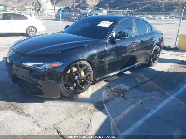 ZARFAMBN1L7633292 2020 ALFA ROMEO GIULIA - Image 2