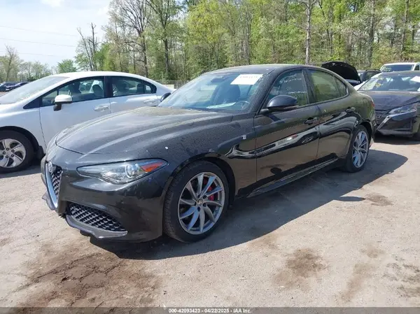 ZARFAMBN1N7652766 2022 ALFA ROMEO GIULIA - Image 2