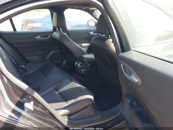 ZARFAMBN1N7652766 2022 ALFA ROMEO GIULIA - Image 8