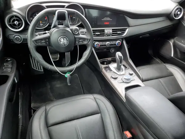 ZARFAMBN1N7655182 2022 ALFA ROMEO GIULIA - Image 8