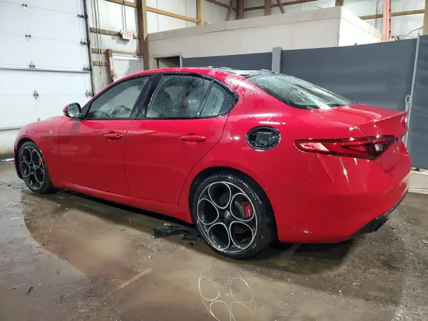 ZARFAMBN1P7670638 2023 ALFA ROMEO GIULIA - Image 2