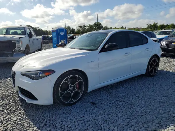ZARFAMBN1P7676374 2023 ALFA ROMEO GIULIA - Image 1