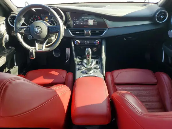 ZARFAMBN1P7676374 2023 ALFA ROMEO GIULIA - Image 8