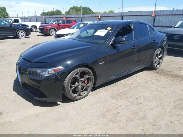 ZARFAMBN2K7602664 2019 ALFA ROMEO GIULIA - Image 2