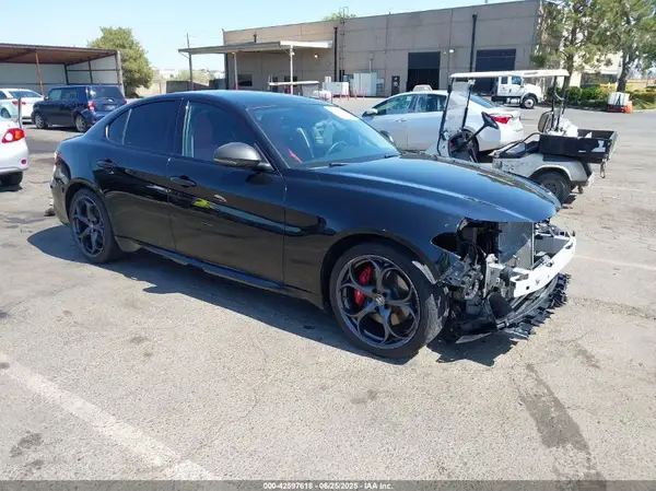 ZARFAMBN2K7603796 2019 ALFA ROMEO GIULIA - Image 1