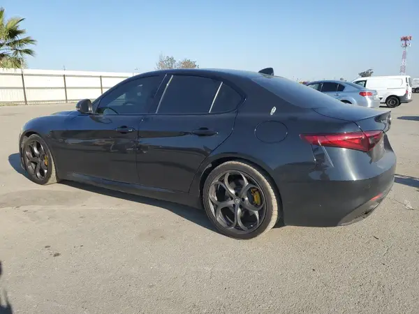 ZARFAMBN2K7603815 2019 ALFA ROMEO GIULIA - Image 2