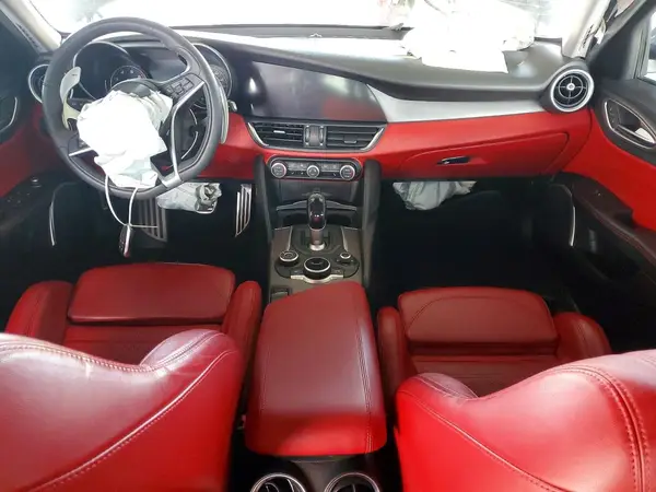ZARFAMBN2K7605239 2019 ALFA ROMEO GIULIA - Image 8