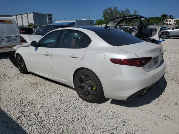 ZARFAMBN2K7605306 2019 ALFA ROMEO GIULIA - Image 2