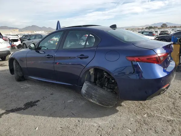 ZARFAMBN2K7607430 2019 ALFA ROMEO GIULIA - Image 2