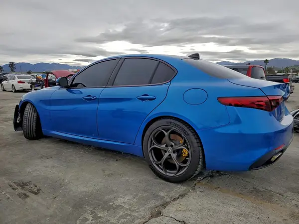 ZARFAMBN2K7608979 2019 ALFA ROMEO GIULIA - Image 2