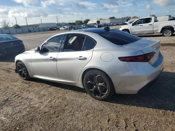 ZARFAMBN2K7621392 2019 ALFA ROMEO GIULIA - Image 2