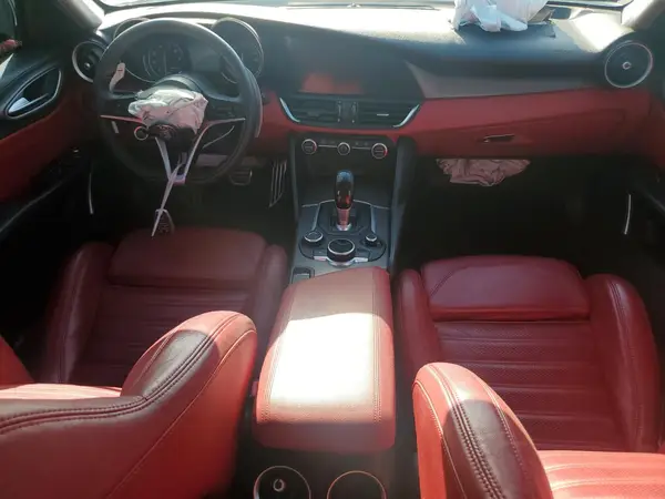 ZARFAMBN2K7621392 2019 ALFA ROMEO GIULIA - Image 8