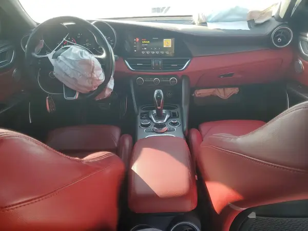 ZARFAMBN2M7641385 2021 ALFA ROMEO GIULIA - Image 8