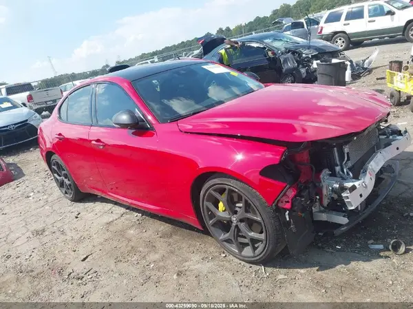 ZARFAMBN2M7646845 2021 ALFA ROMEO GIULIA