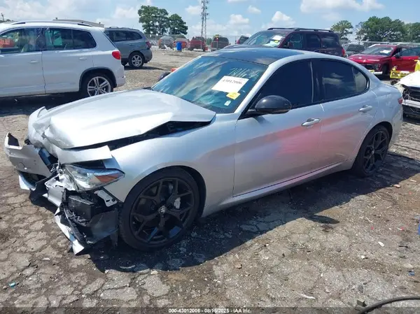 ZARFAMBN2M7649535 2021 ALFA ROMEO GIULIA - Image 2