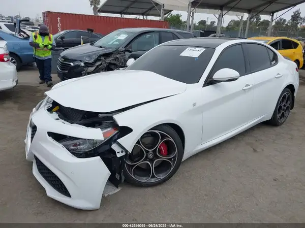 ZARFAMBN2N7656762 2022 ALFA ROMEO GIULIA - Image 2