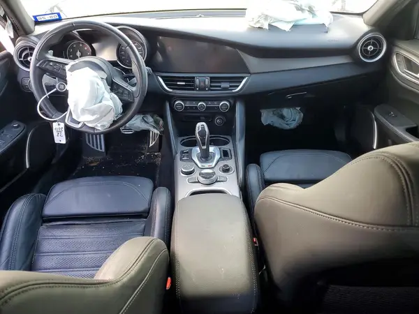 ZARFAMBN2N7660620 2022 ALFA ROMEO GIULIA - Image 8