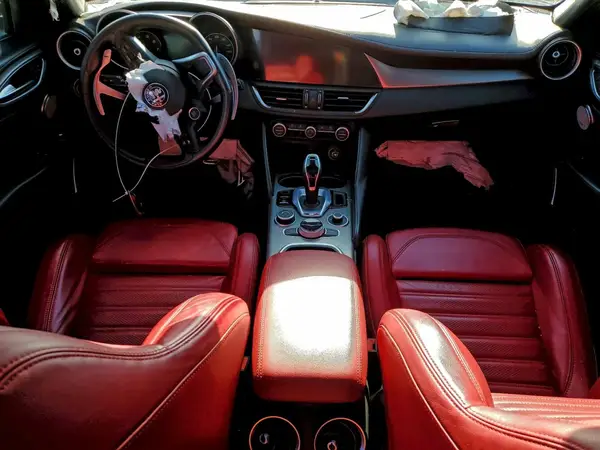 ZARFAMBN2P7668168 2023 ALFA ROMEO GIULIA - Image 8