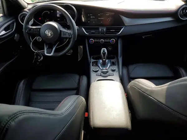 ZARFAMBN2R7677584 2024 ALFA ROMEO GIULIA - Image 8