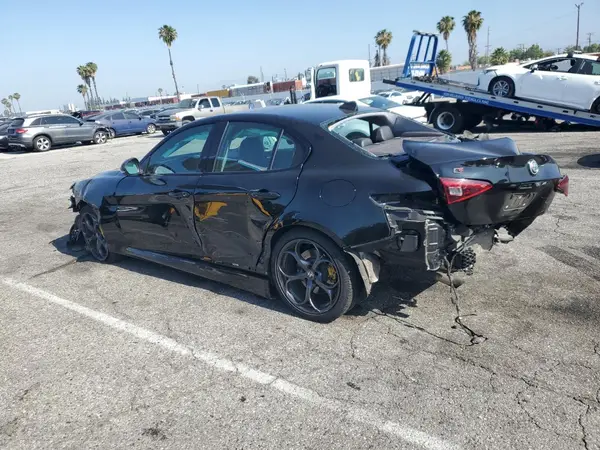 ZARFAMBN3K7600552 2019 ALFA ROMEO GIULIA - Image 2