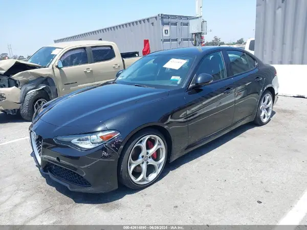 ZARFAMBN3K7603824 2019 ALFA ROMEO GIULIA - Image 2