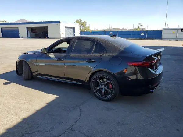 ZARFAMBN3K7606612 2019 ALFA ROMEO GIULIA - Image 2