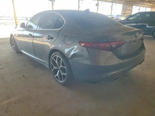 ZARFAMBN3K7606657 2019 ALFA ROMEO GIULIA - Image 2