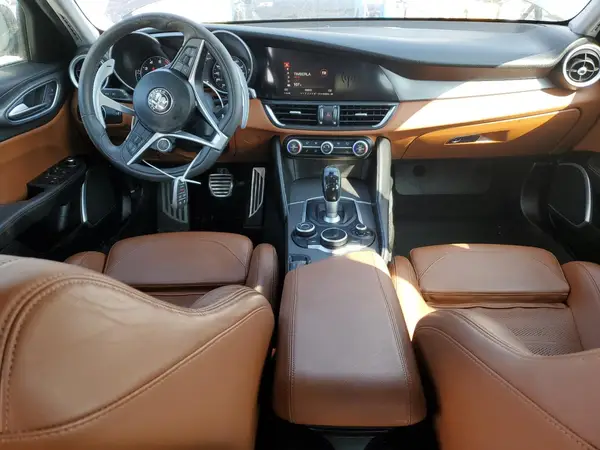 ZARFAMBN3K7610076 2019 ALFA ROMEO GIULIA - Image 8