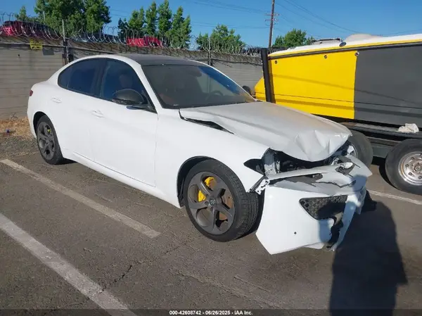 ZARFAMBN3K7620896 2019 ALFA ROMEO GIULIA - Image 1