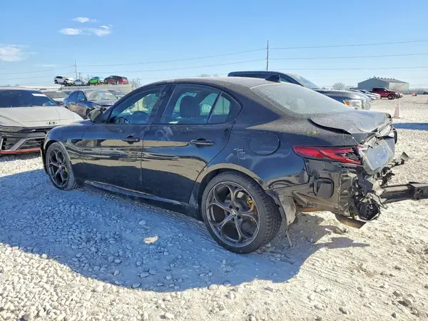 ZARFAMBN3L7631317 2020 ALFA ROMEO GIULIA - Image 2