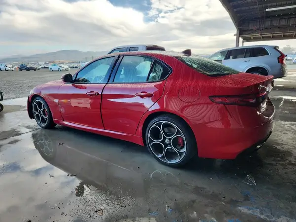 ZARFAMBN3L7639319 2020 ALFA ROMEO GIULIA - Image 2