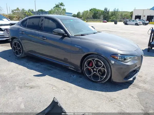 ZARFAMBN3R7680400 2024 ALFA ROMEO GIULIA