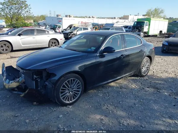 ZARFAMBN4K7598164 2019 ALFA ROMEO GIULIA - Image 2