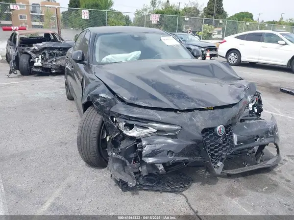 ZARFAMBN4K7605372 2019 ALFA ROMEO GIULIA - Image 1