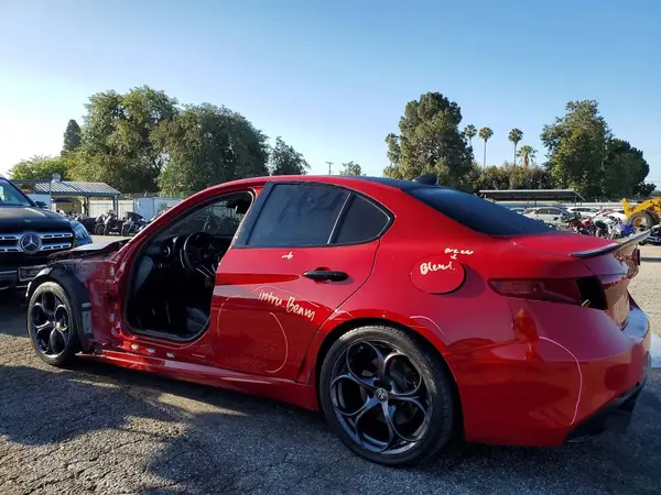 ZARFAMBN4K7605419 2019 ALFA ROMEO GIULIA - Image 2