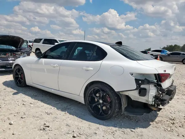 ZARFAMBN4K7608921 2019 ALFA ROMEO GIULIA - Image 2