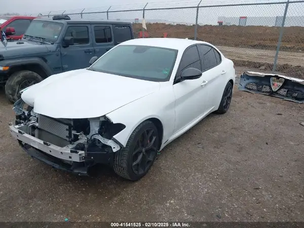 ZARFAMBN4K7619188 2019 ALFA ROMEO GIULIA - Image 2