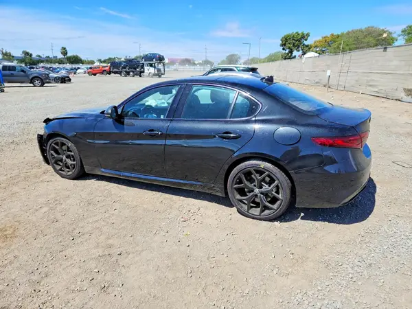 ZARFAMBN4K7619451 2019 ALFA ROMEO GIULIA - Image 2