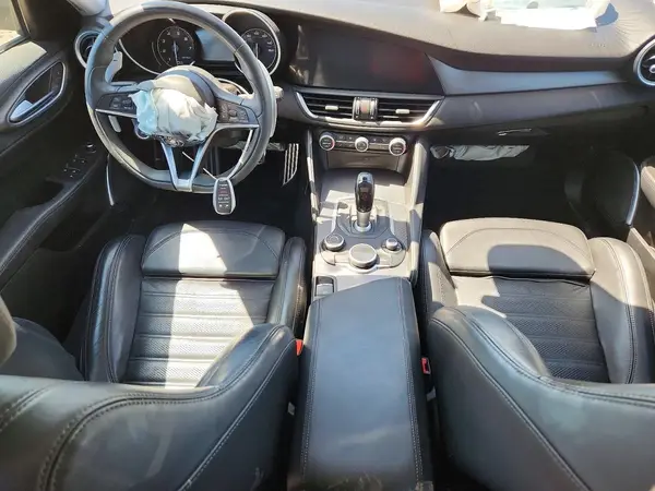 ZARFAMBN4K7619451 2019 ALFA ROMEO GIULIA - Image 8