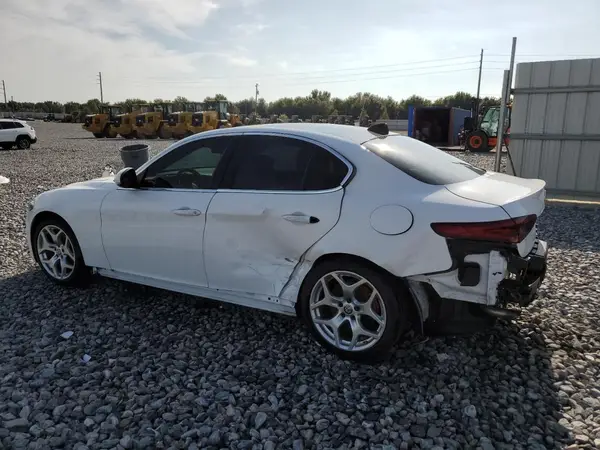 ZARFAMBN4M7647771 2021 ALFA ROMEO GIULIA - Image 2