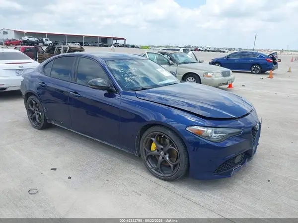 ZARFAMBN4M7648578 2021 ALFA ROMEO GIULIA - Image 1