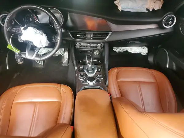 ZARFAMBN4N7663728 2022 ALFA ROMEO GIULIA - Image 8