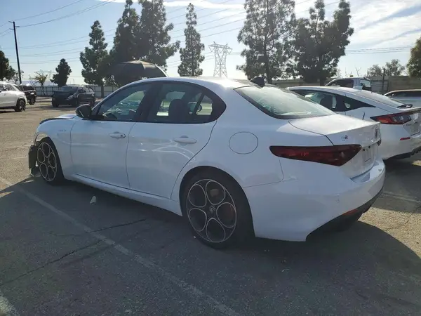 ZARFAMBN4P7669628 2023 ALFA ROMEO GIULIA - Image 2