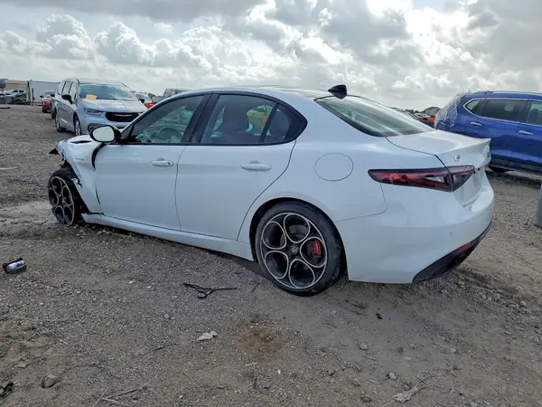ZARFAMBN4R7677666 2024 ALFA ROMEO GIULIA - Image 2