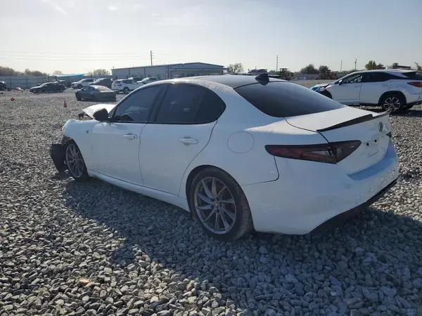ZARFAMBN4R7679997 2024 ALFA ROMEO GIULIA - Image 2